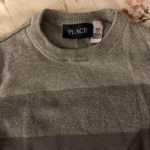 Boys size 5 sweater